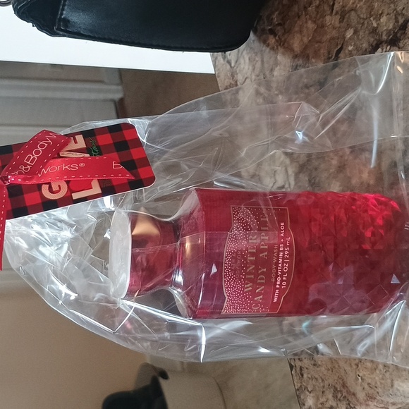 Bath & Body Works Winter Candy Apple Body Wash New - Picture 1 of 5